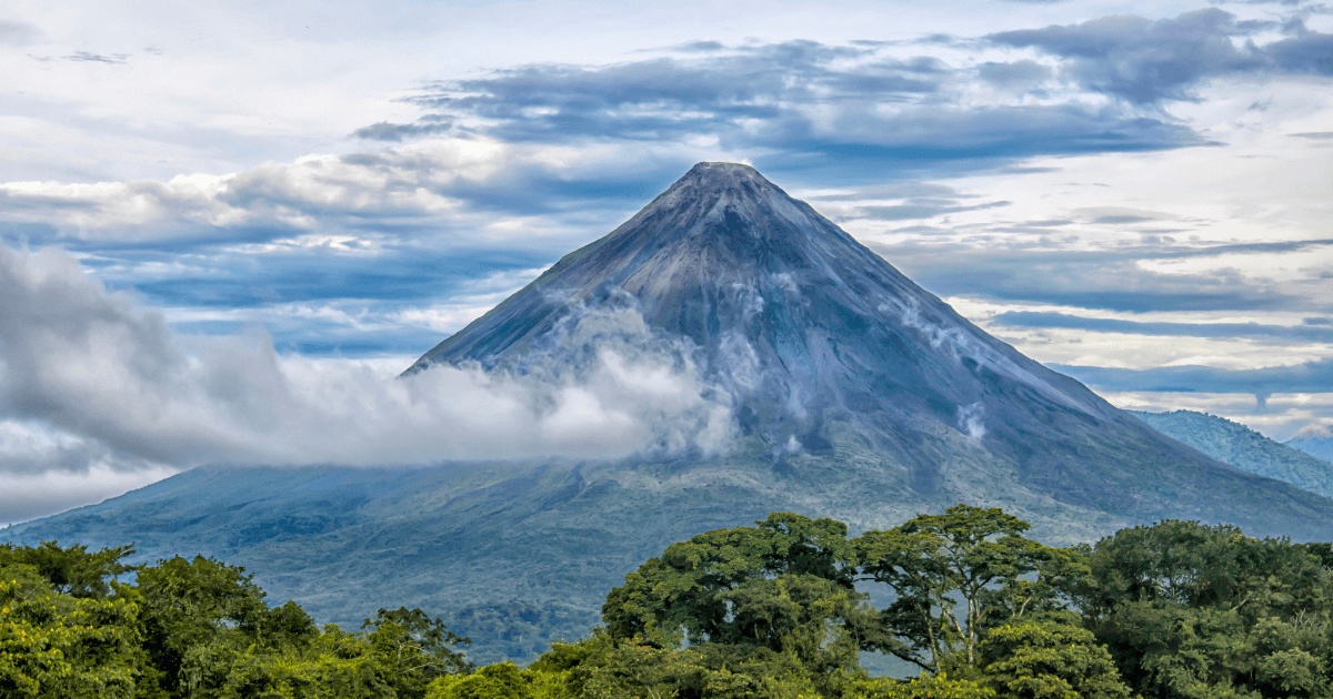 Adventure seeker Sarah Capture: Majestic Costa Rican Mountain Adventure